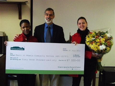 Mutual & Federal donates to the elderly on Mandela Day